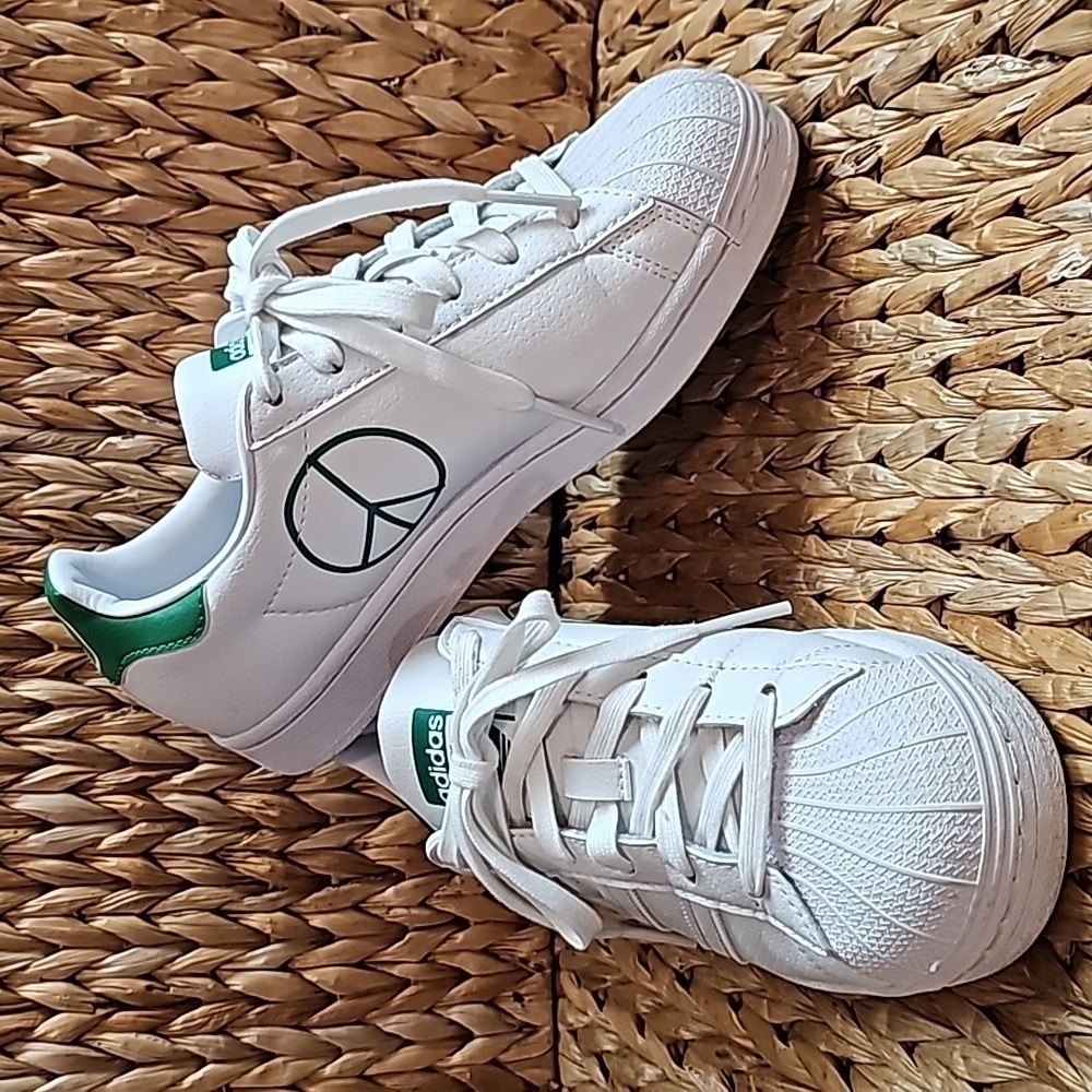 ADIDAS Superstar Peace Sign Primegreen RARE Size 4.5 Youth Unisex